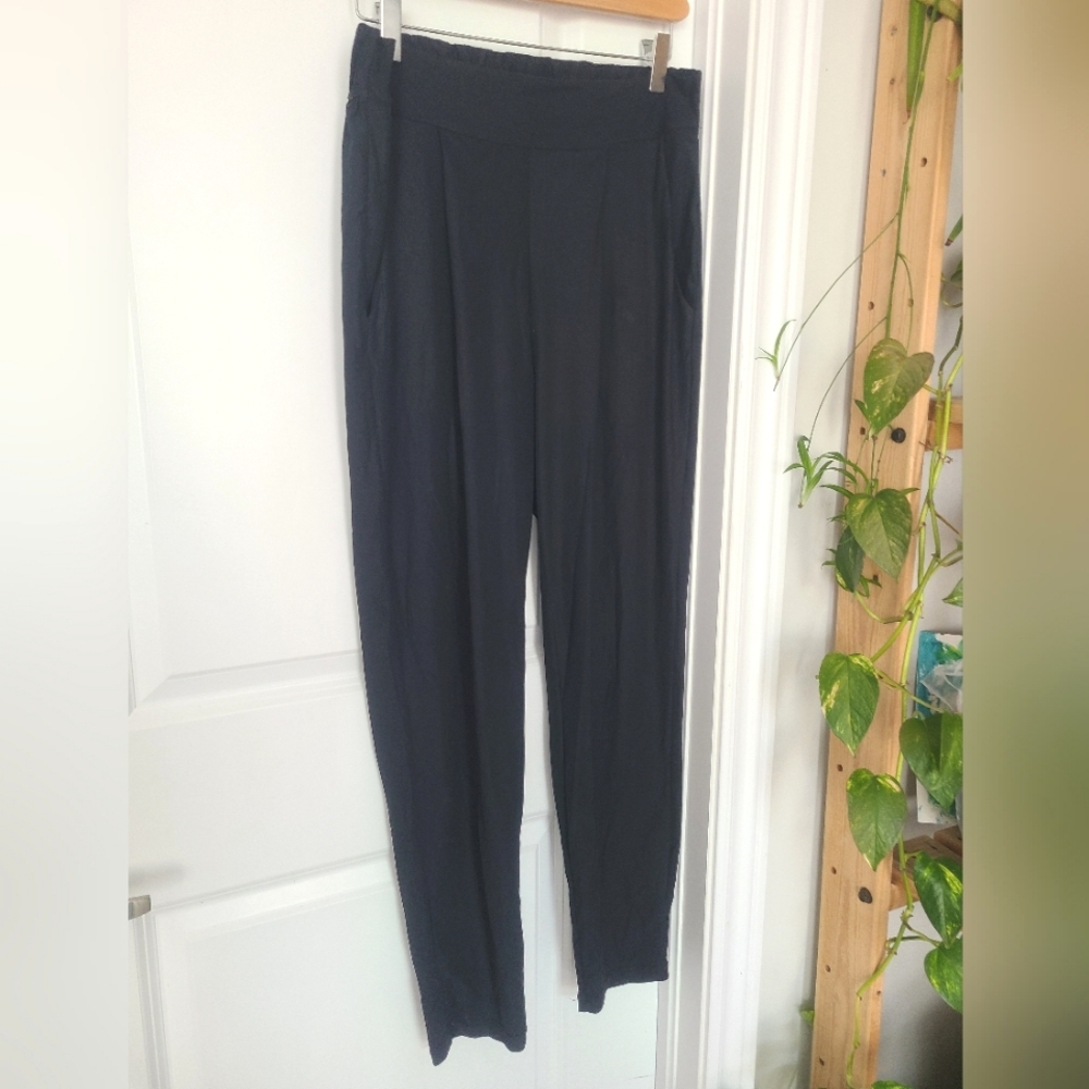 Spiritual Gangster Tapered Pants